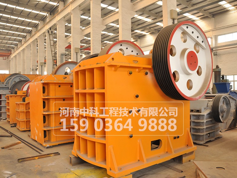 顎式破碎機(jī)的保險(xiǎn)和排礦口的調(diào)節(jié)